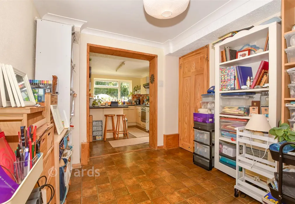 Family Area - Newton Avenue, Tonbridge, Kent - Wards of Kent