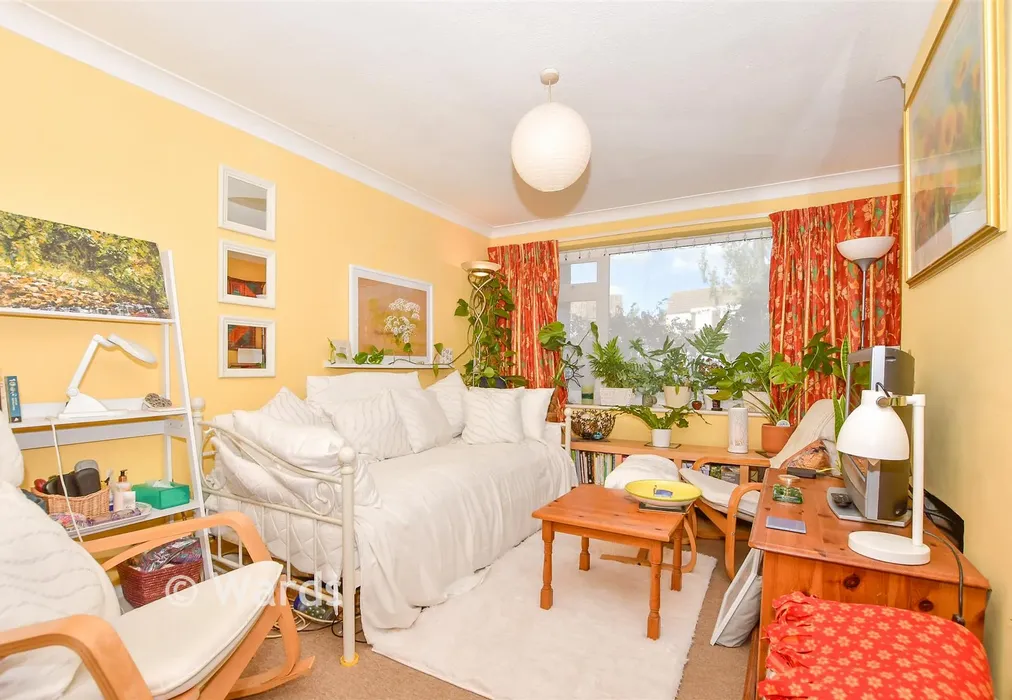 Lounge/ Diner - Newton Avenue, Tonbridge, Kent - Wards of Kent