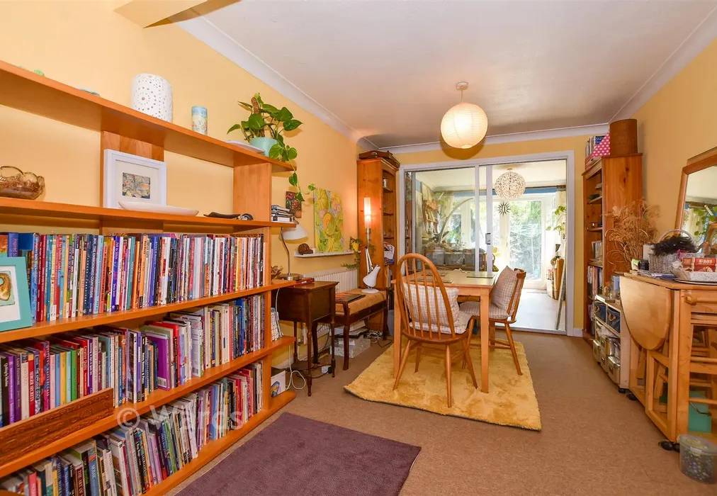 Lounge/ Diner - Newton Avenue, Tonbridge, Kent - Wards of Kent