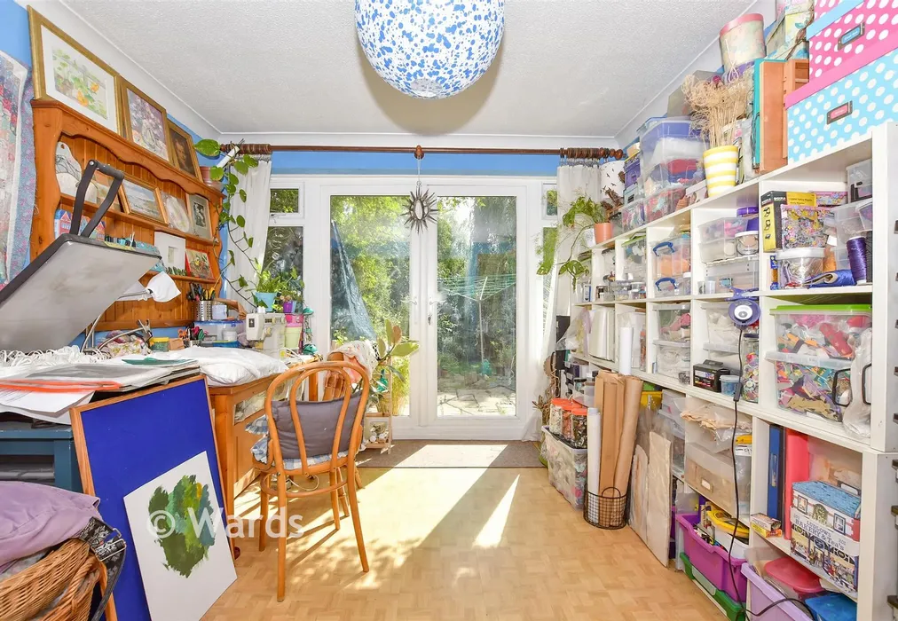 Garden Room - Newton Avenue, Tonbridge, Kent - Wards of Kent