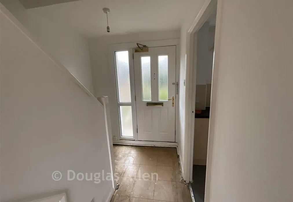 Hallway - Victor Walk, Hornchurch, Essex - Wards of Kent