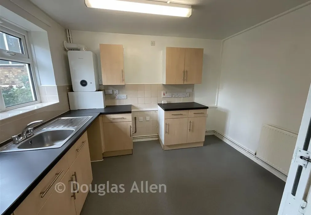 Kitchen - Victor Walk, Hornchurch, Essex - Wards of Kent