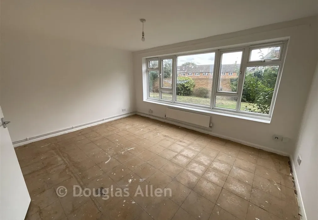 Lounge - Victor Walk, Hornchurch, Essex - Wards of Kent
