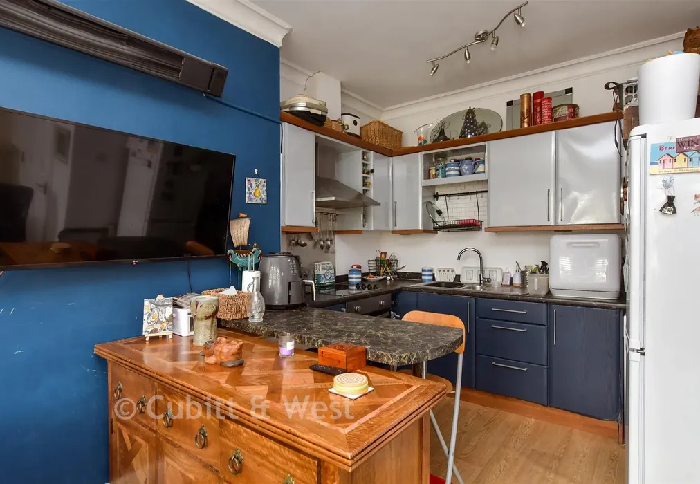 Lounge/ Kitchen - Shelley Road, Worthing, West Sussex - Wards of Kent