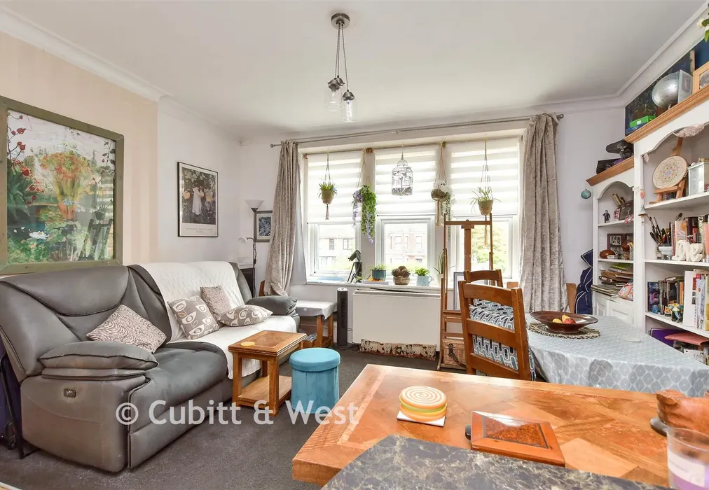 Lounge/ Kitchen - Shelley Road, Worthing, West Sussex - Wards of Kent