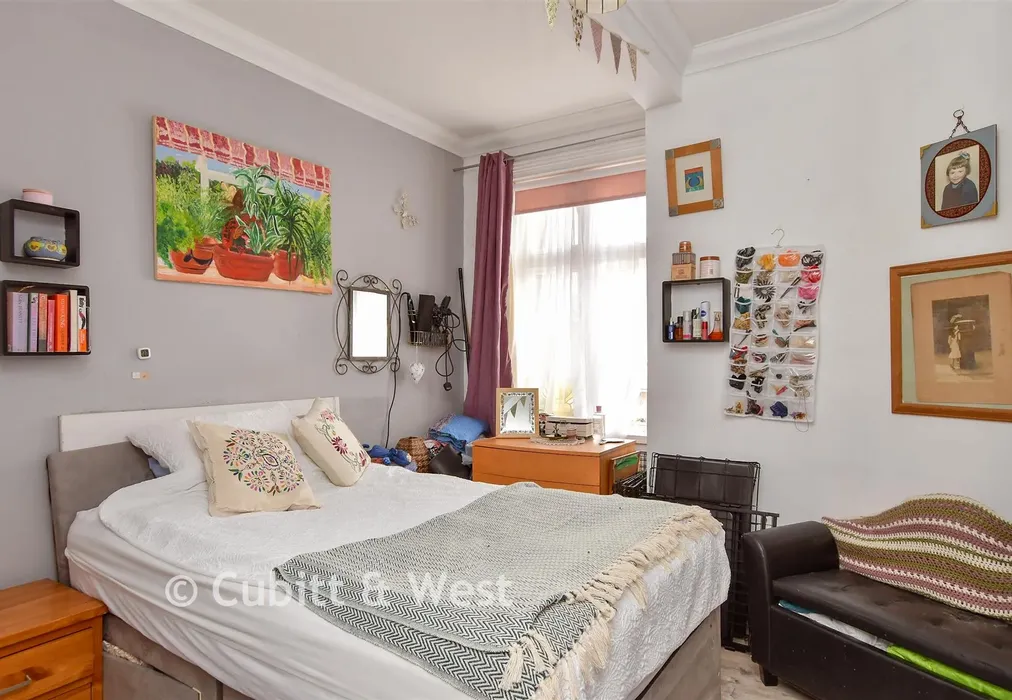 Bedroom - Shelley Road, Worthing, West Sussex - Wards of Kent