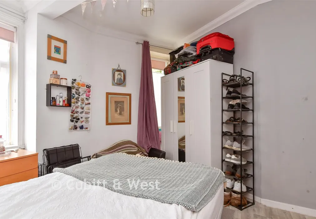 Bedroom - Shelley Road, Worthing, West Sussex - Wards of Kent