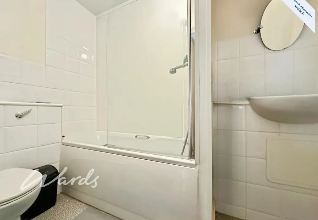 Bathroom - Coral Park Maidstone ME14 - Wards of Kent