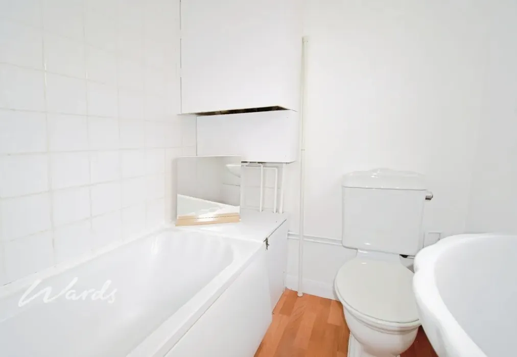 Bathroom - Kingsley Road Maidstone ME15 - Wards of Kent