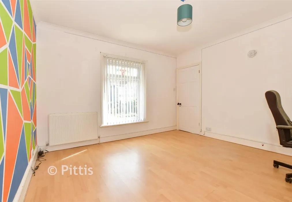 Bedroom 2 - Ranelagh Road, Lake, Isle of Wight - Wards of Kent