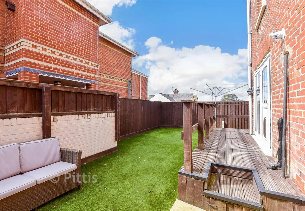 Rear Garden - Ranelagh Road, Lake, Isle of Wight - Wards of Kent
