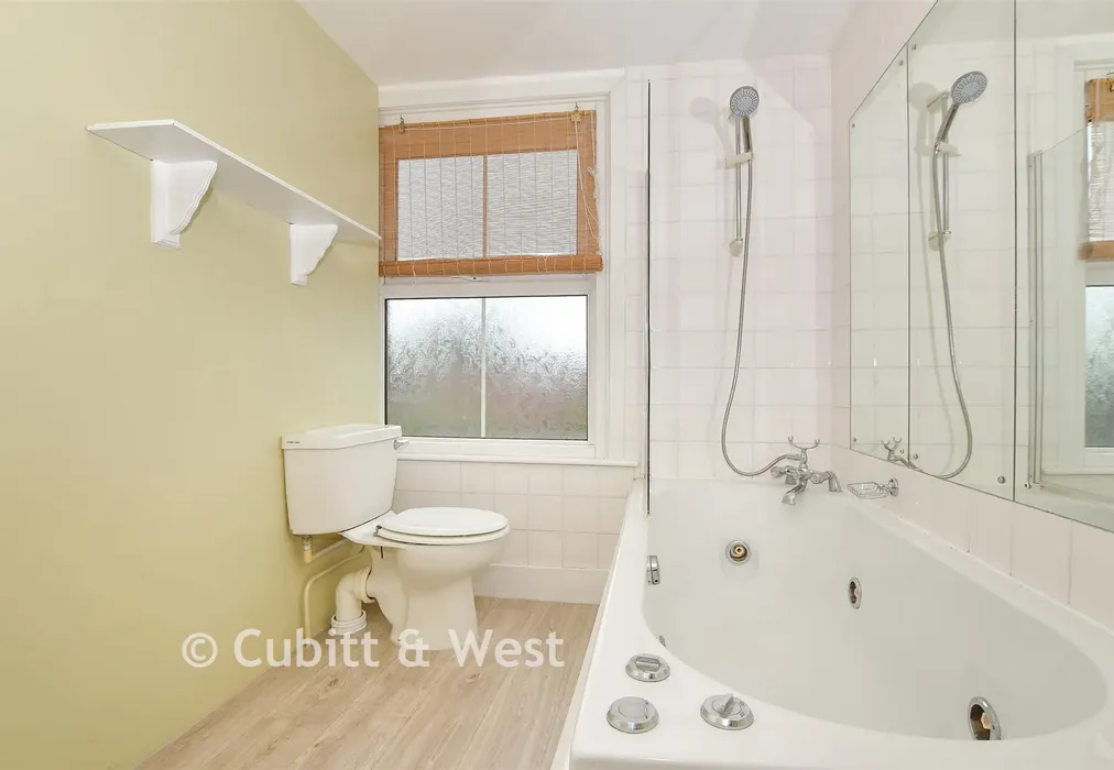Bathroom - Blackness Road, Crowborough, East Sussex - Wards of Kent