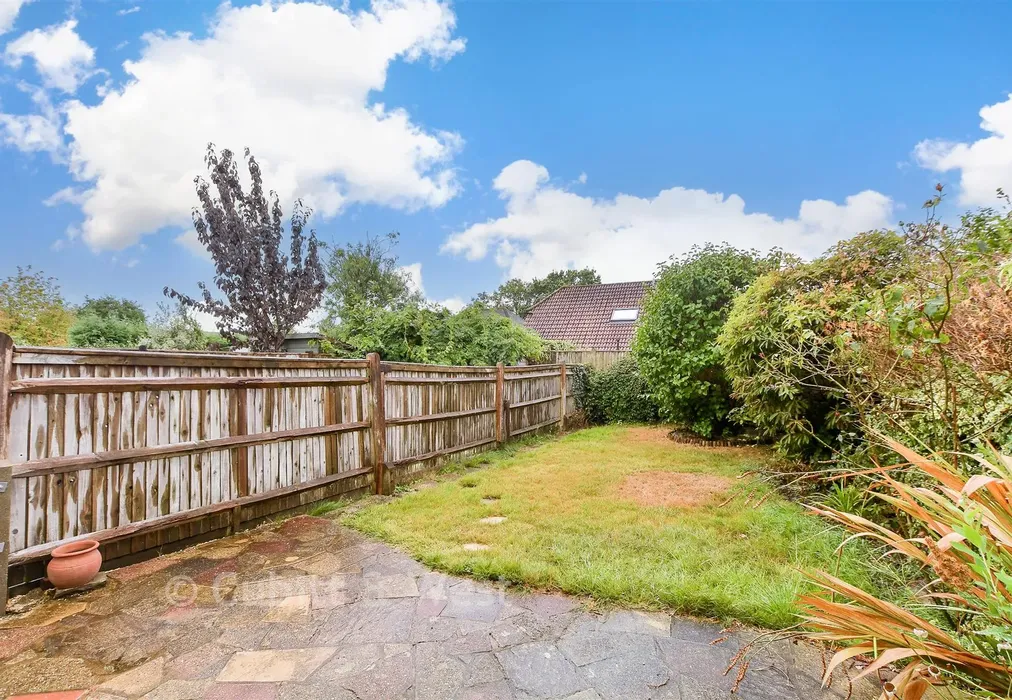 Rear Garden - Blackness Road, Crowborough, East Sussex - Wards of Kent