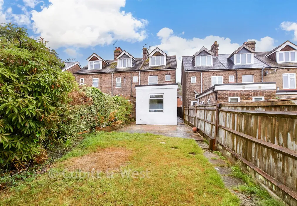 Rear Garden - Blackness Road, Crowborough, East Sussex - Wards of Kent
