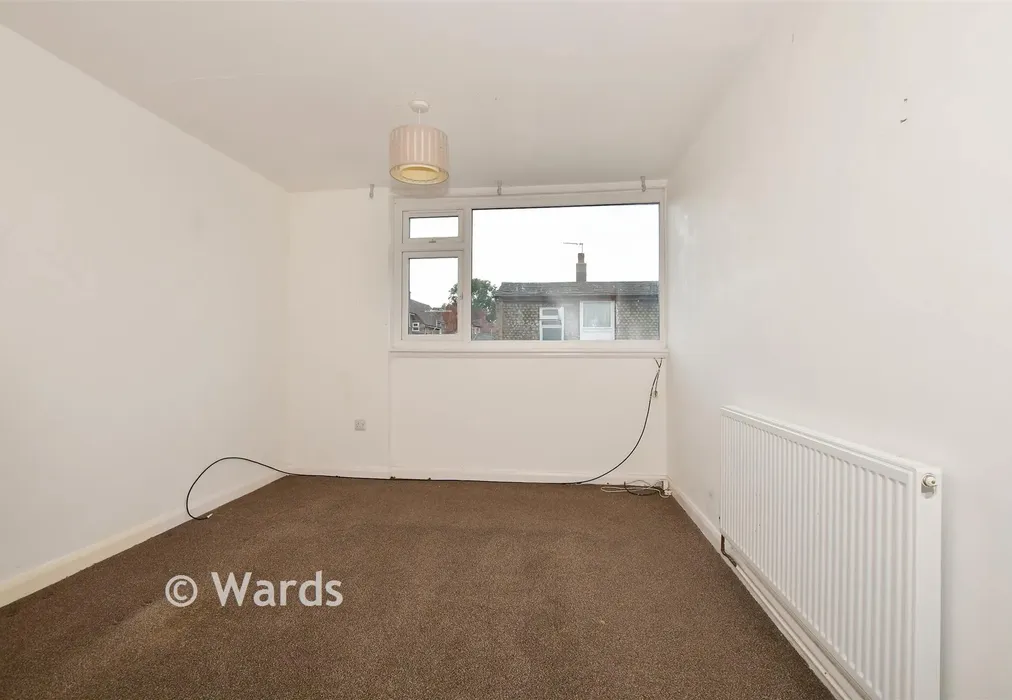 Bedroom 1 - Alfred Close, Canterbury, Kent - Wards of Kent