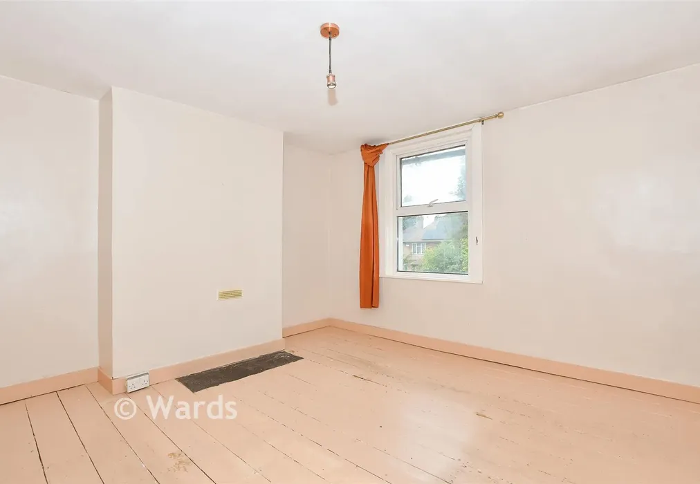 Bedroom 1 - Loose Road, Loose, Maidstone, Kent - Wards of Kent