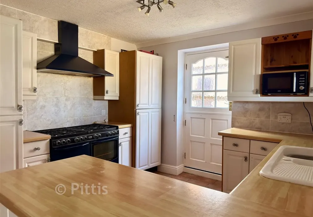 Breakfast Bar - St. Michael's Road, St Helens, Ryde, Isle of Wight - Wards of Kent