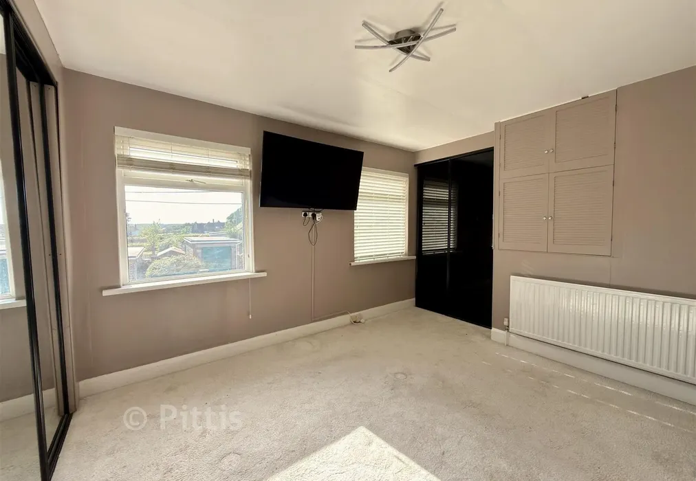 Bedroom 1 - St. Michael's Road, St Helens, Ryde, Isle of Wight - Wards of Kent
