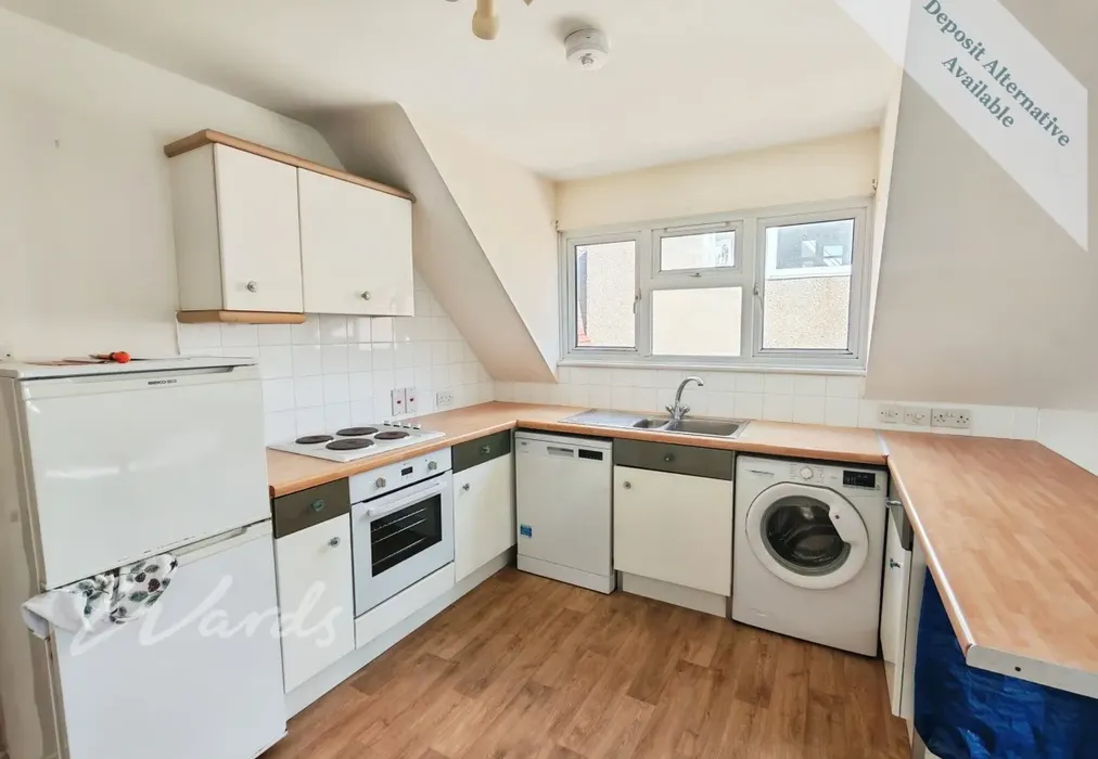 kitchen - Grimston Avenue Folkestone CT20 - Wards of Kent