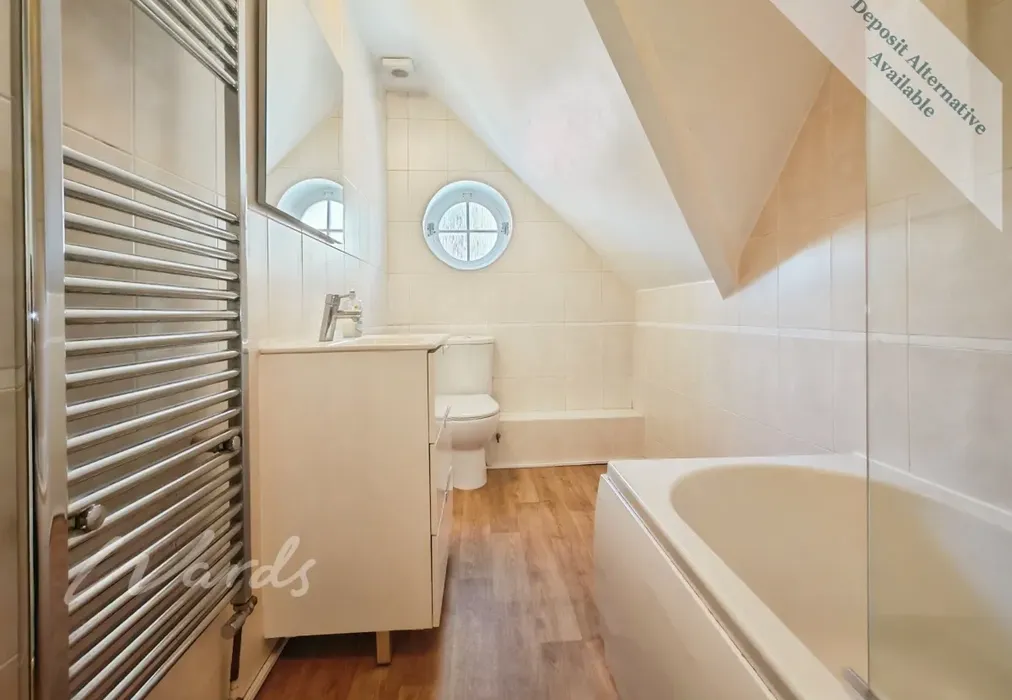 bathroom - Grimston Avenue Folkestone CT20 - Wards of Kent