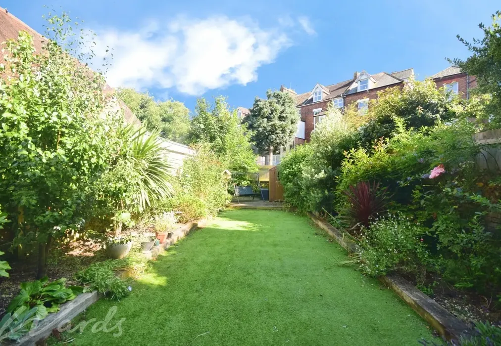 Rear garden - Castle Hill Avenue Folkestone CT20 - Wards of Kent