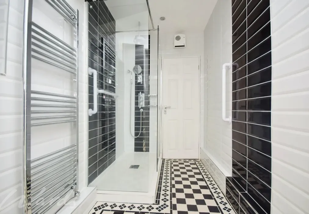 Shower Room - Castle Hill Avenue Folkestone CT20 - Wards of Kent