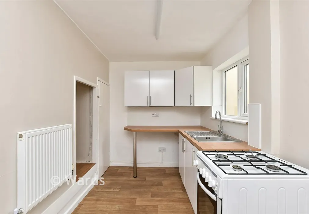 Kitchen - Speke Road, Broadstairs, Kent - Wards of Kent