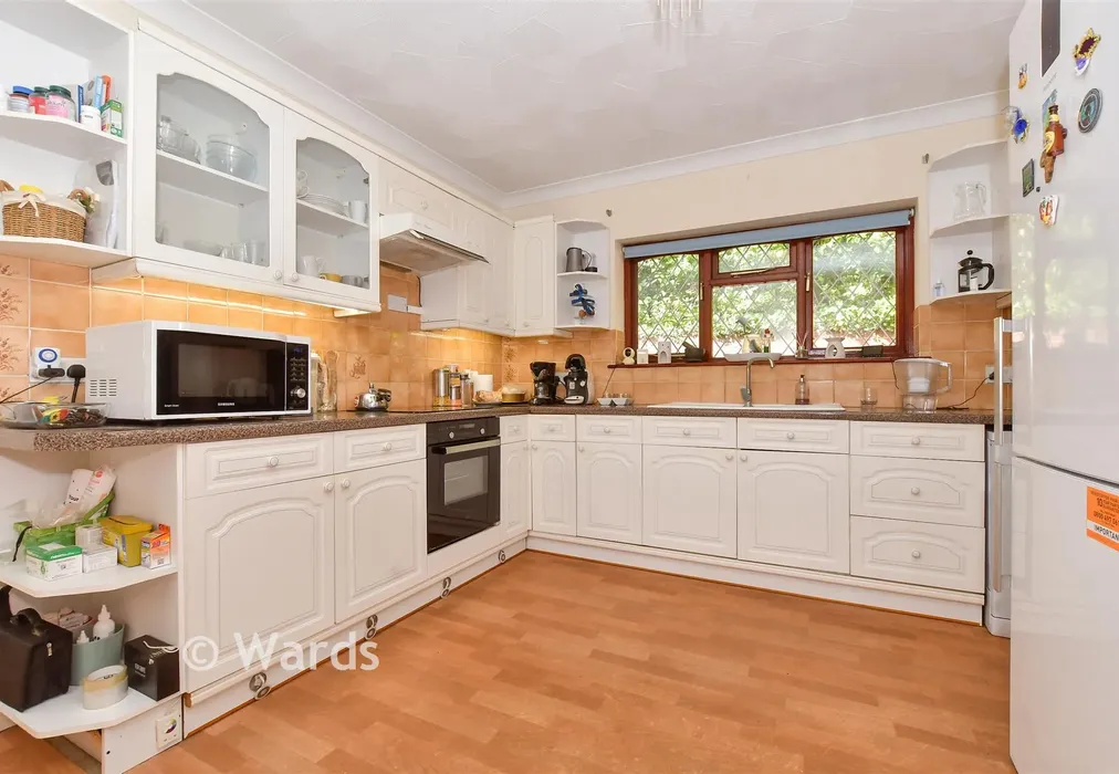 Kitchen - Station Road, Dover, Kent - Wards of Kent