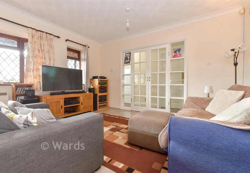 Lounge/Diner - Station Road, Dover, Kent - Wards of Kent