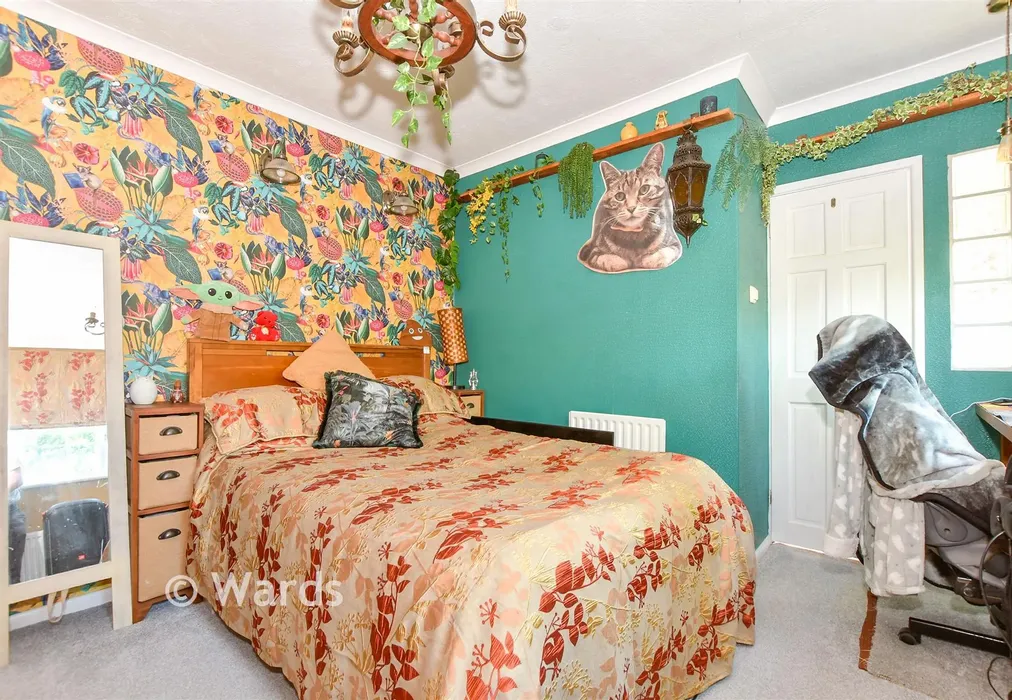 Bedroom - Park Avenue, Broadstairs, Kent - Wards of Kent