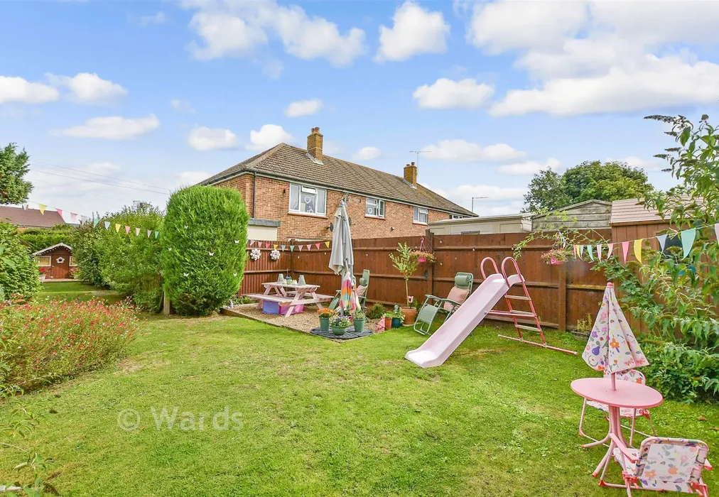 Rear Garden - Staple Road, Wingham, Canterbury, Kent - Wards of Kent