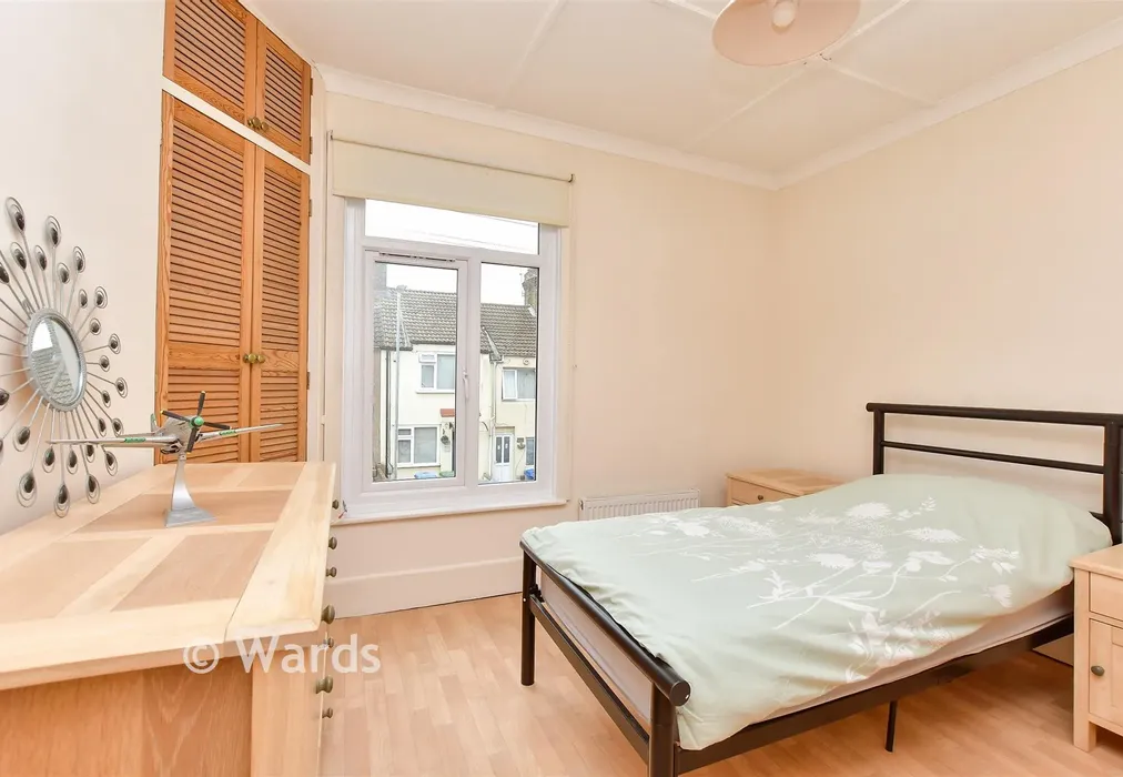 Bedroom 1 - Shortlands Road, Sittingbourne, Kent - Wards of Kent