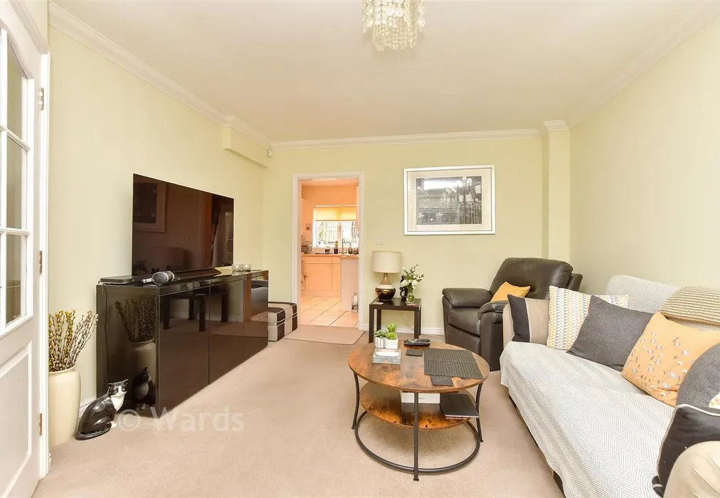 Lounge - Scoones Close, Panteny Lane, Kent - Wards of Kent