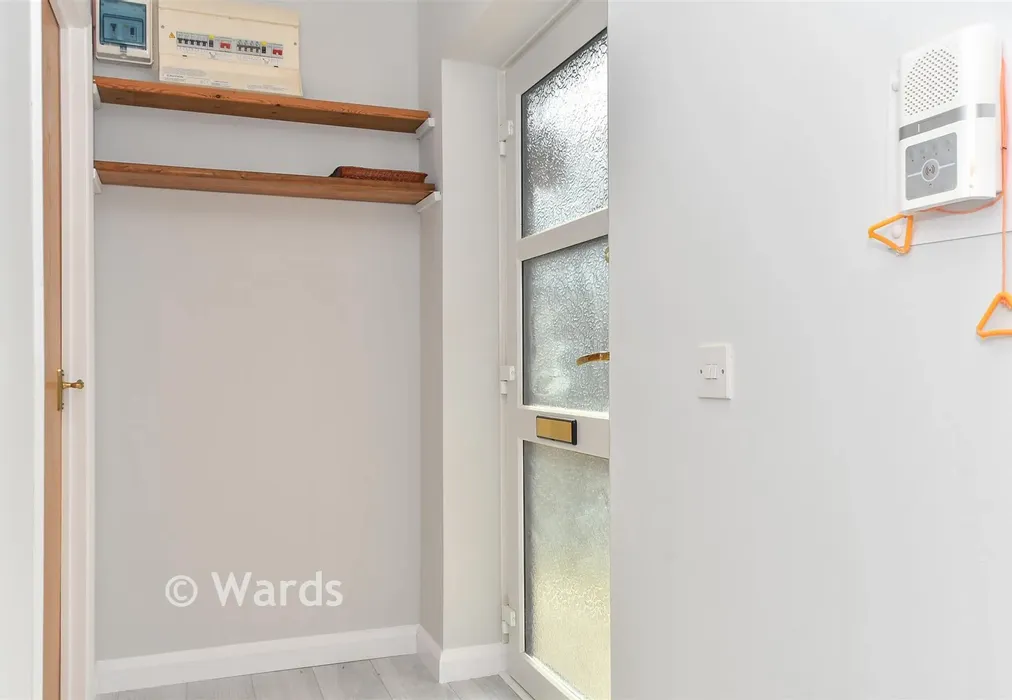 Entrance Hall - Bramley Court, Marden, Kent - Wards of Kent