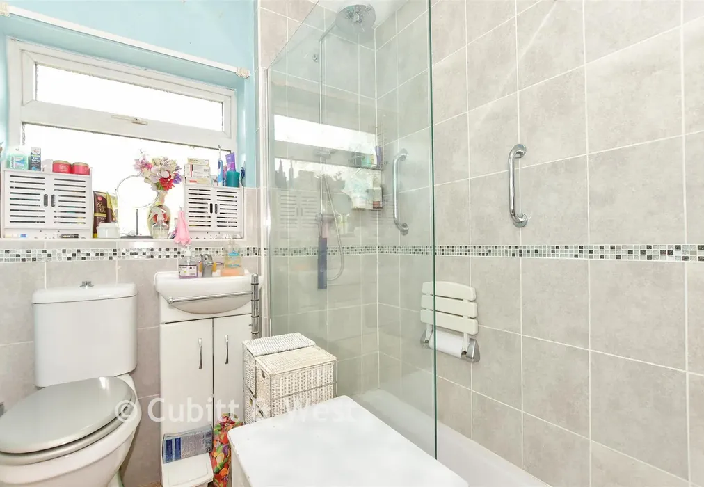Shower Room - Brooklands Road, Havant, Hampshire - Wards of Kent