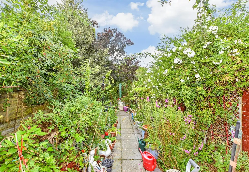 Rear Garden - Brooklands Road, Havant, Hampshire - Wards of Kent