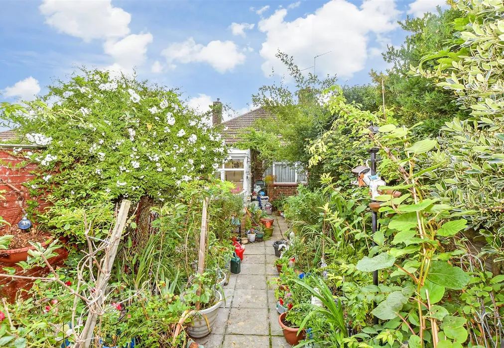 Rear Garden - Brooklands Road, Havant, Hampshire - Wards of Kent