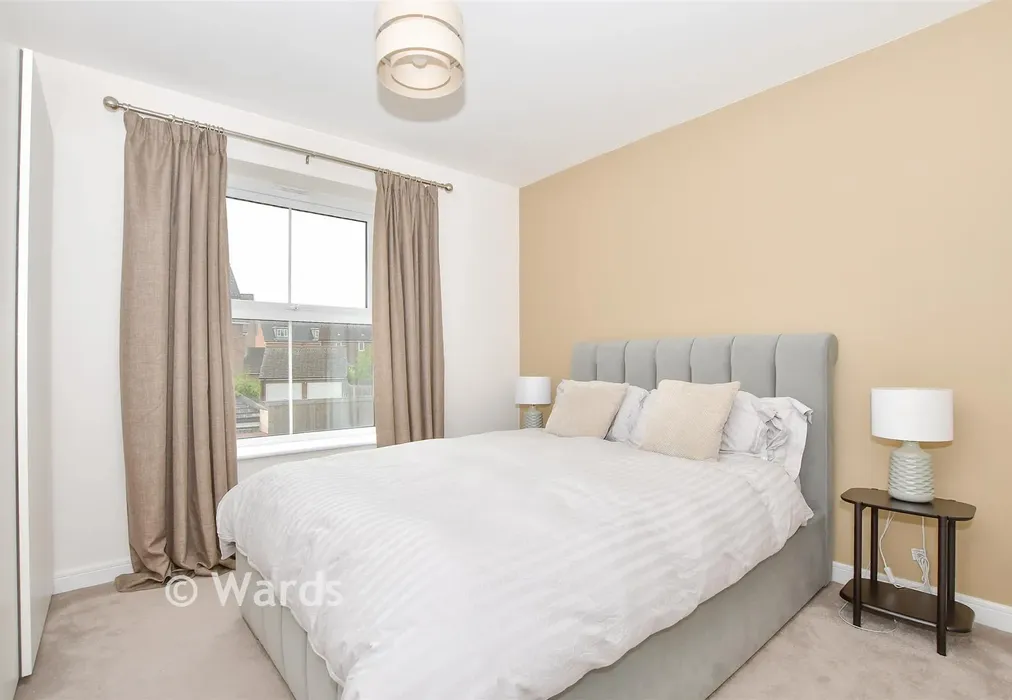 Bedroom 1 - Royal Crescent, Kings Hill, Kent - Wards of Kent