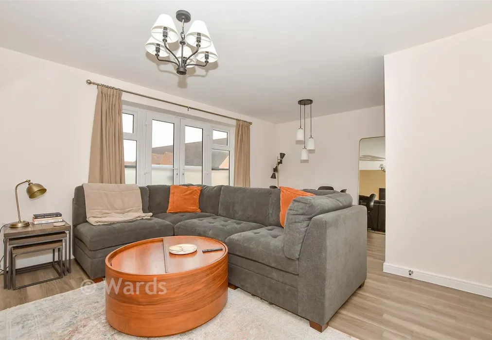 Lounge/Diner - Royal Crescent, Kings Hill, Kent - Wards of Kent