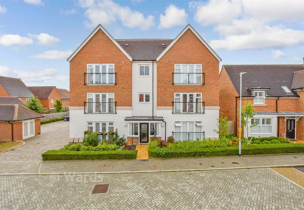 External (Web). - Royal Crescent, Kings Hill, Kent - Wards of Kent