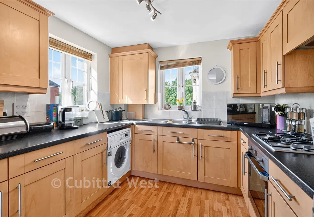 Kitchen - Baxendale Road, Chichester, West Sussex - Wards of Kent