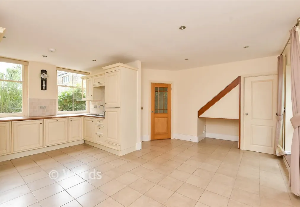 Lounge/Diner - Priory Courtyard, Ramsgate, Kent - Wards of Kent