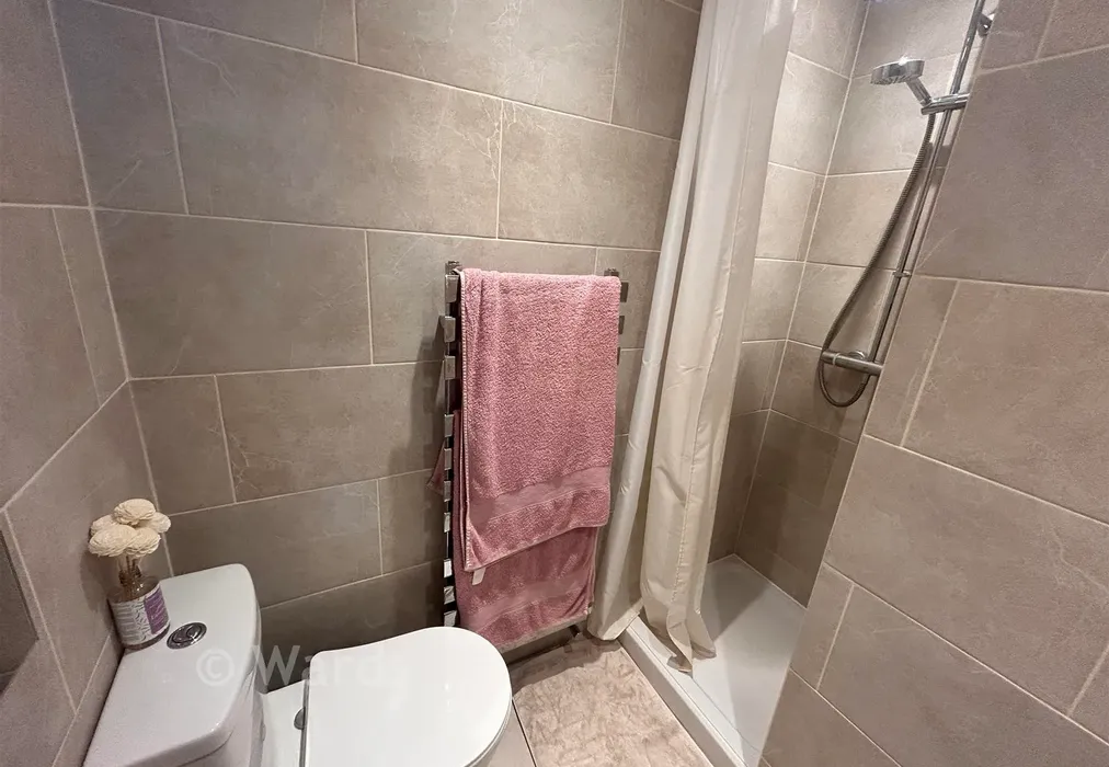 Shower Room - Ragstone Fields, Boughton Monchelsea, Maidstone, Kent - Wards of Kent