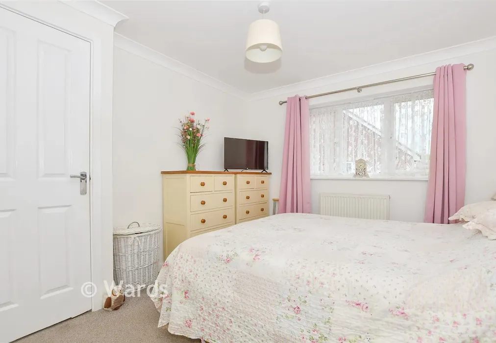 Bedroom 1 - Ragstone Fields, Boughton Monchelsea, Maidstone, Kent - Wards of Kent