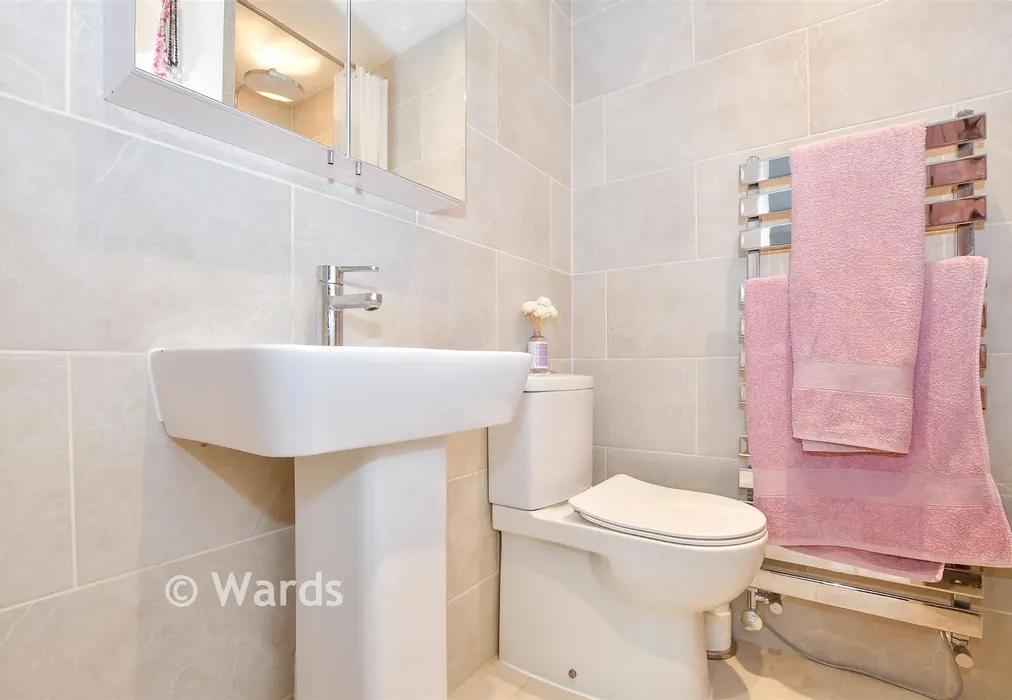 En-Suite Shower Room - Ragstone Fields, Boughton Monchelsea, Maidstone, Kent - Wards of Kent