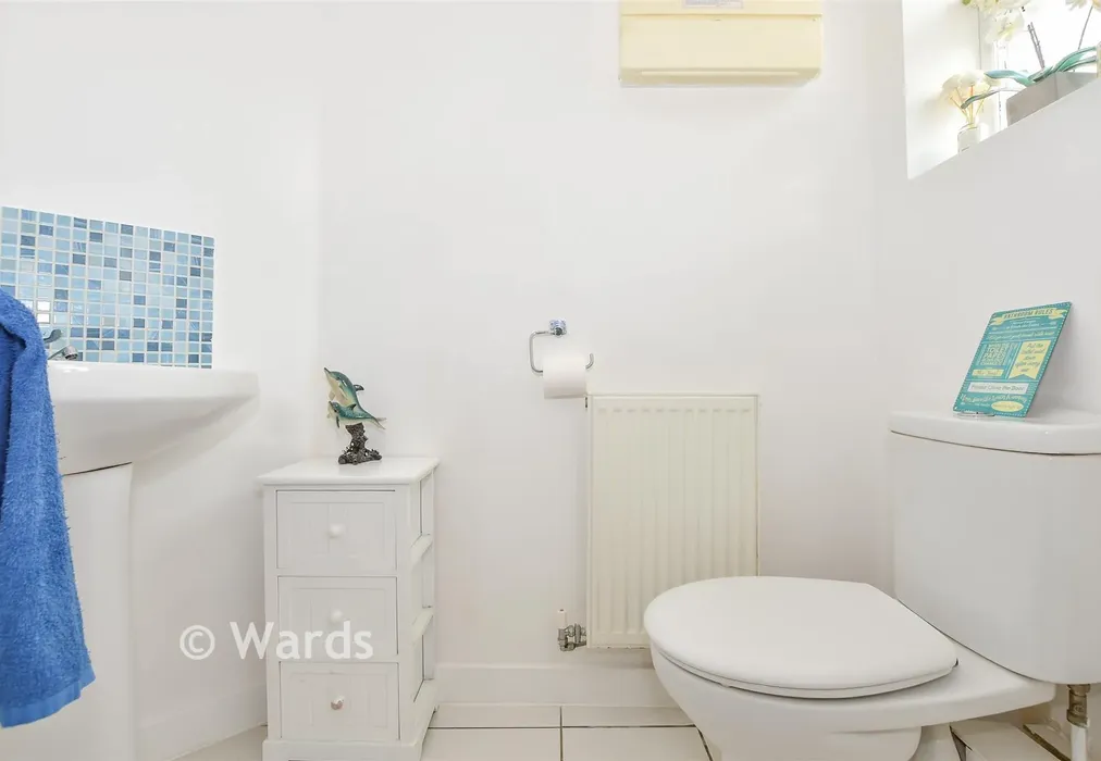 Cloakroom - Ragstone Fields, Boughton Monchelsea, Maidstone, Kent - Wards of Kent