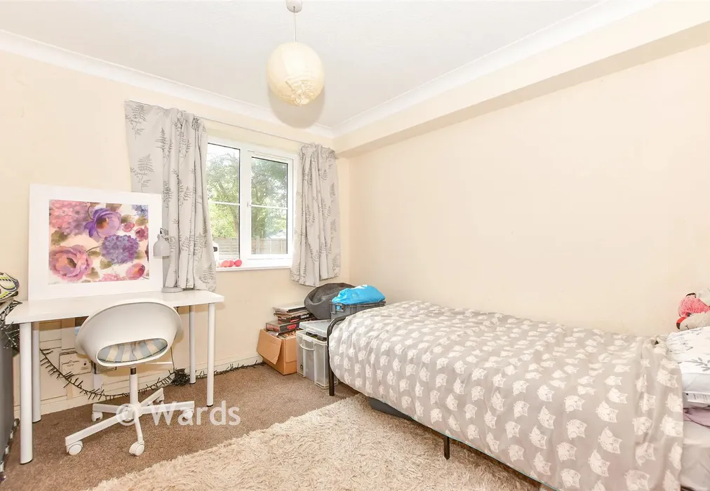 Bedroom 2 - Oak Tree Close, Marden, Tonbridge, Kent - Wards of Kent
