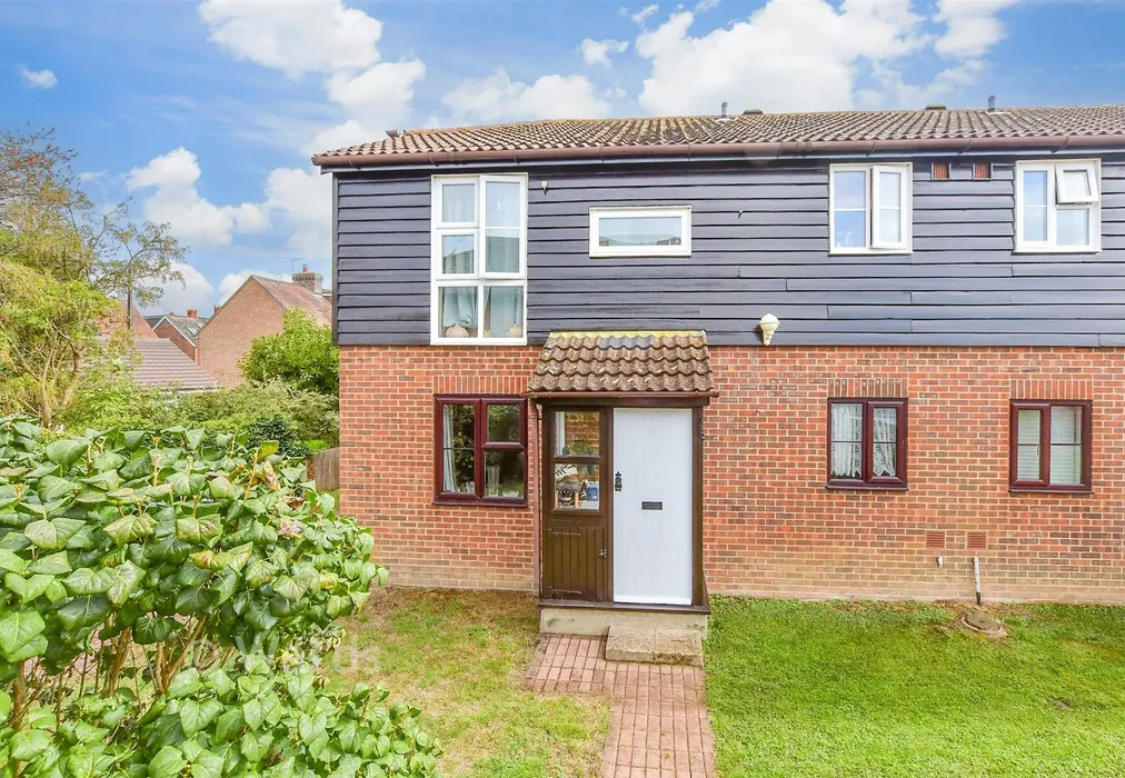 External (Web) - Oak Tree Close, Marden, Tonbridge, Kent - Wards of Kent
