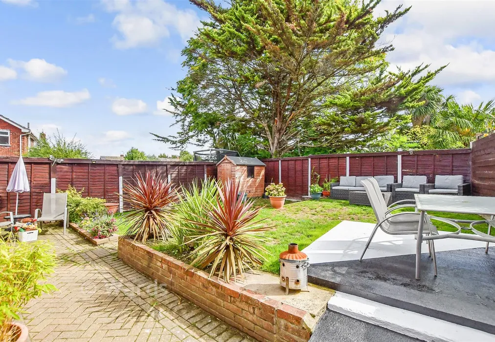 Rear Garden - Marsh Way, Larkfield, Aylesford, Kent - Wards of Kent