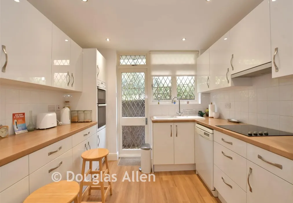 Kitchen - Grange Avenue, Woodford Green, Essex - Wards of Kent
